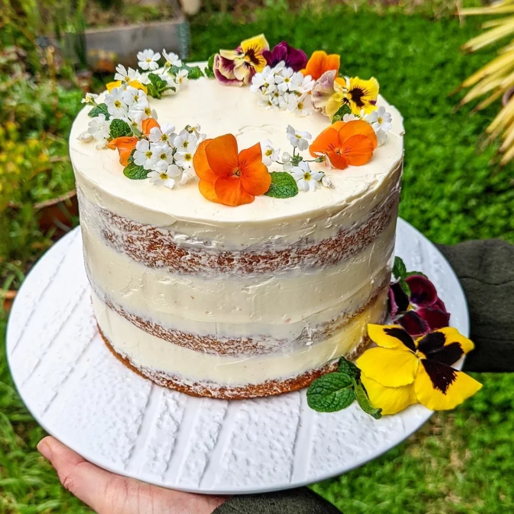 everydayfood-cake-with-flowers